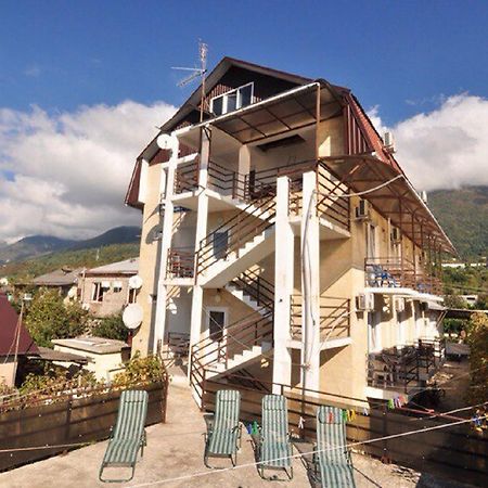 غاغرا U Ruslana Guest House المظهر الخارجي الصورة